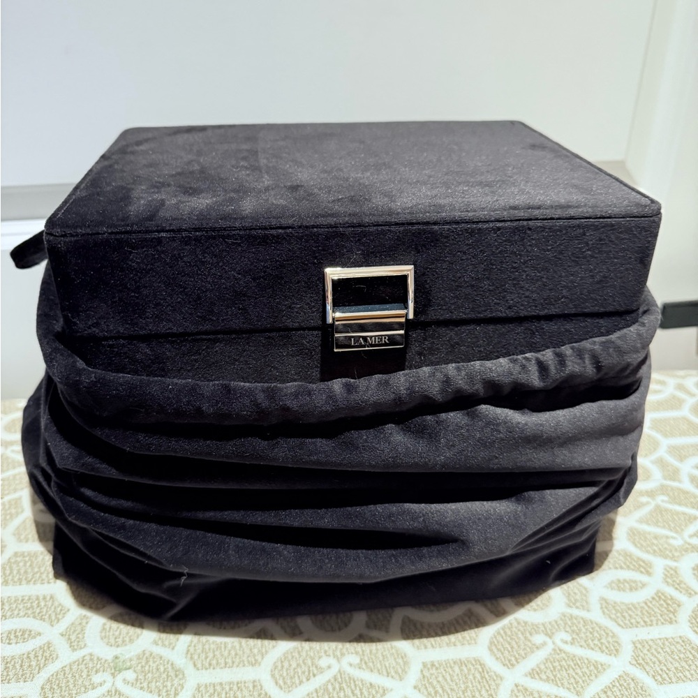 La Mer Large Velvet Vanity Box for Skincare, Makeup, Jewelry Storage
